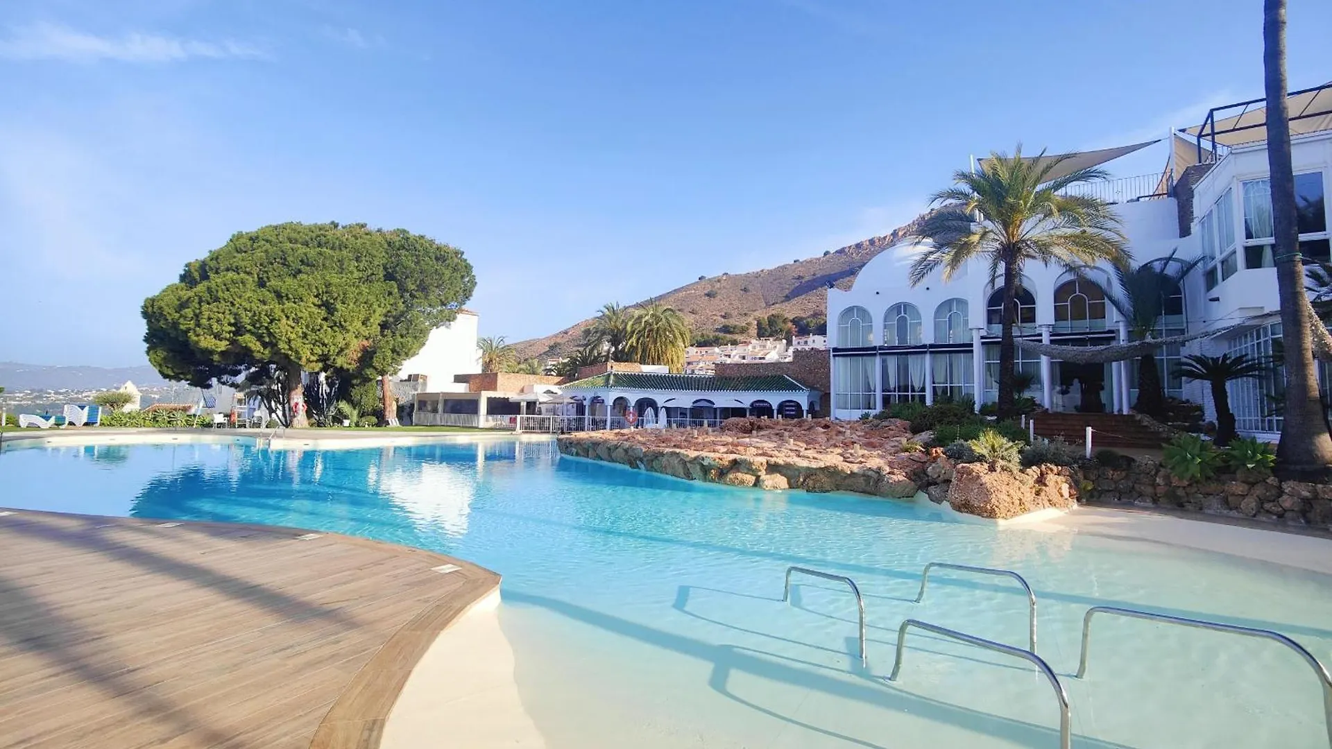 Ap403 - Villa Real Nerja Spain